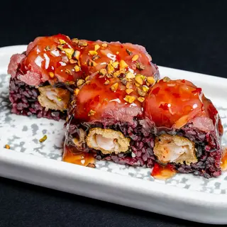 Uramaki black tuna