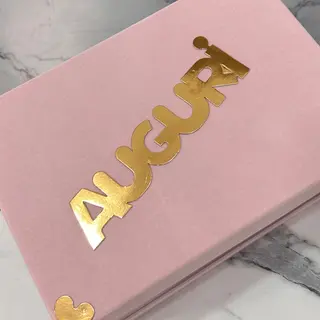 Scatola trasparente e rosa Auguri