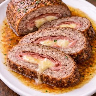 Polpettone ripieno di cotto e provola