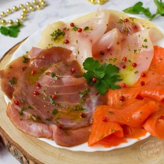 Antipasto di mare, tonno affumicato e pesce spada marinato
