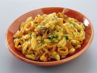Cicatelli al ragù di spigola