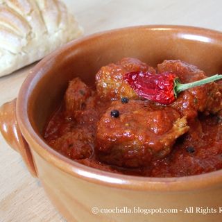 pezzetti di cavallo al sugo