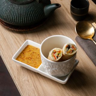 SPRING ROLLS  (4 pz.)  春卷