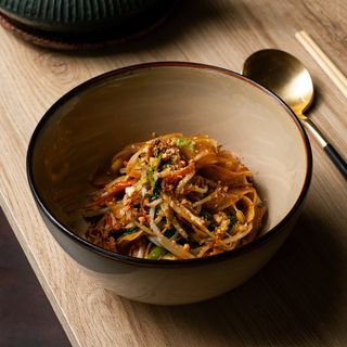 TAGLIATELLE DI RISO CON MANZO  牛肉炒河粉