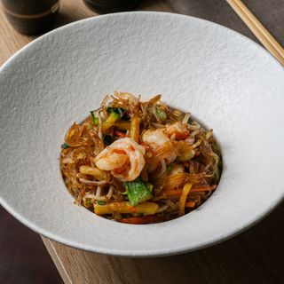 SPAGHETTI DI SOIA CON GAMBERI E VERDURE  鲜虾蔬菜炒粉丝