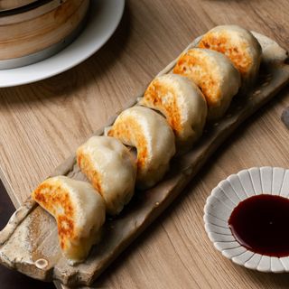 DUMPLINGS KUO TIE (6  pz.)  锅贴饺子