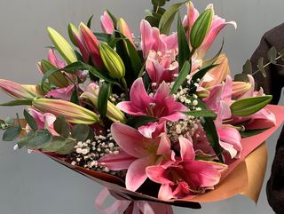 Pink lily bouquet