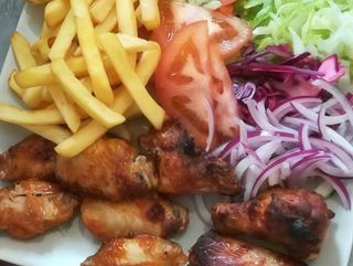 Piatto alette di pollo