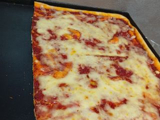 Pizza margherita, mezza teglia