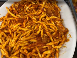 Pasta fresca al sugo di maiale