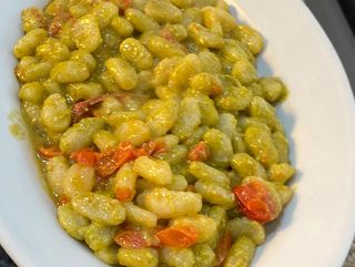 Pesto gnocchi e pomodorino