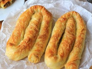 Börek con carne maccınato