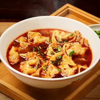 (Novità) Wonton in agropiccante (酸汤馄饨)