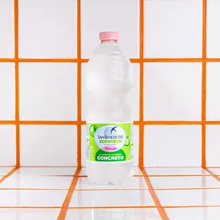 Acqua naturale