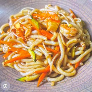 Udon con frutti di mare