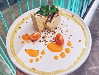 A92. PISTACCHIO CON CUORE DI AMARENA