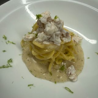 Linguine al cacio e pepe con tartare di Mazzancole