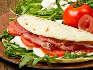 piadina comix con crudo