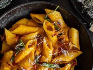 Caserecce crema di zucca, fonduta di caciocavallo e pancetta