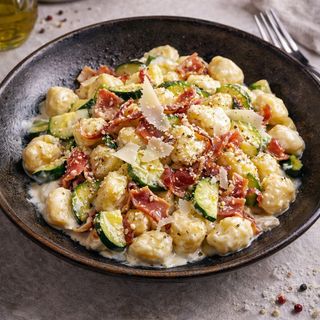 Gnocchi zucchine e speck
