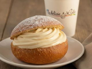 Briozza classica con namelaka al cioccolato bianco