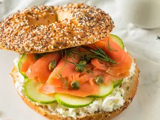 Bagel salmone affumicato