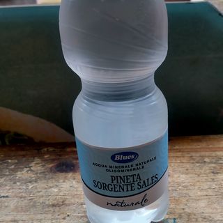 Acqua minerale
