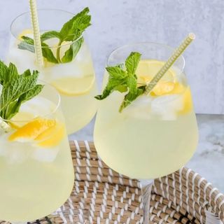 Limoncello spritz
