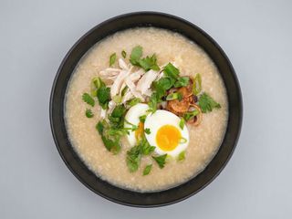 Congee con pollo