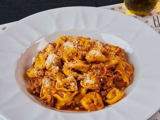 Tortellini al ragù