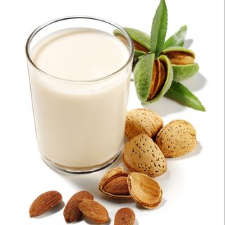 Latte di mandorla