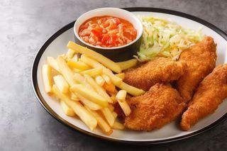 3/4 Pollo broaster + patatine +insalata +salse