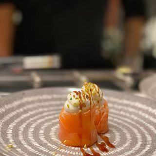 Joy salmone paradise
