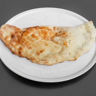 Crudo e Bufala calzone