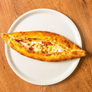 Pide salame e uova