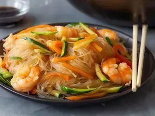 21. Spaghetti di soia con frutti di mare