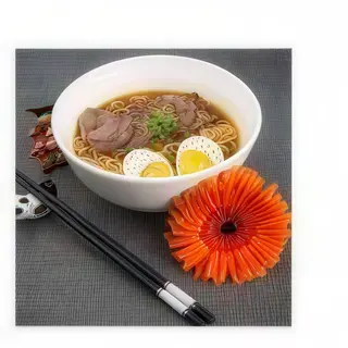P8. Ramen con manzo e verdure nel brodo