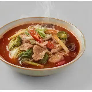 S25. Maiale con le verdure nel brodo piccante