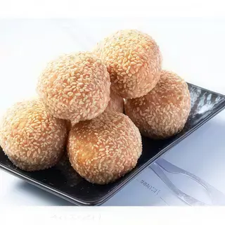 Palline di sesamo fritte con ripieno di fagioli rossi