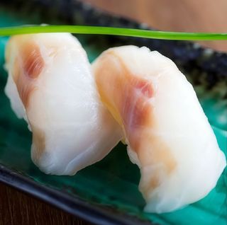Branzino nigiri