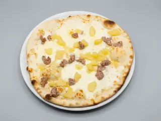 Pizza patate e salsiccia
