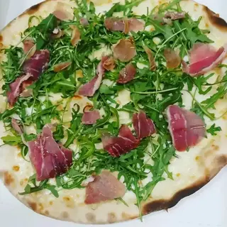 Pizza base bianca Mozzarella rugola e speck