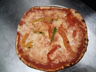 Pizza con peperoni