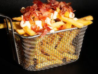 Cheddar e bacon fries