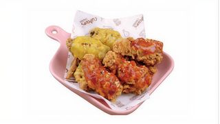 Cosce e ali di pollo con doppia salse