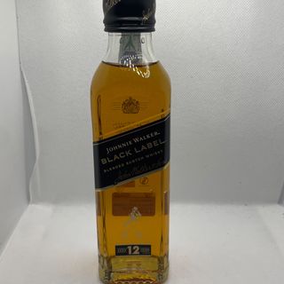 Johnnie Walker -(BLACK) Label 40%Vol 200ml 黑色