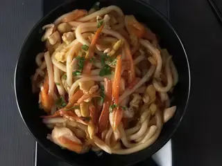 Udon con pollo