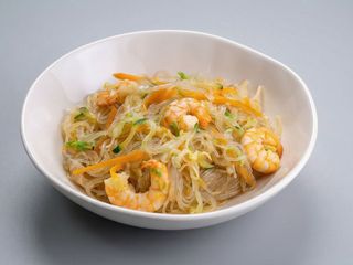 Spaghetti di soia con frutti di mare