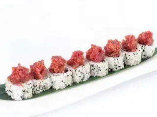 Uramaki spicy tuna