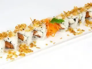 Uramaki tempura roll